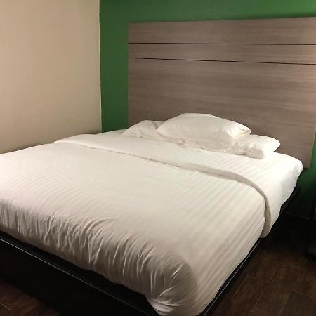 Travelers Inn And Suites Wharton Eksteriør bilde