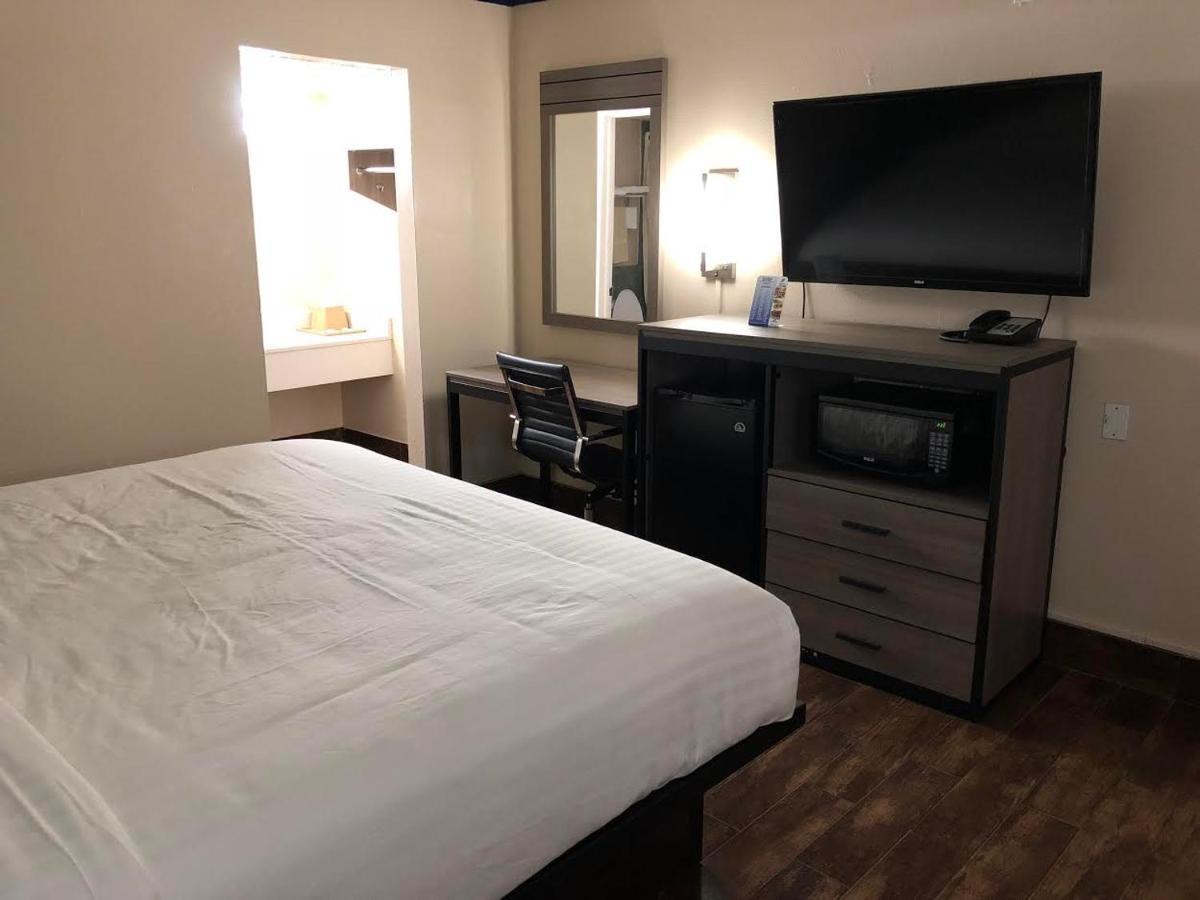 Travelers Inn And Suites Wharton Eksteriør bilde